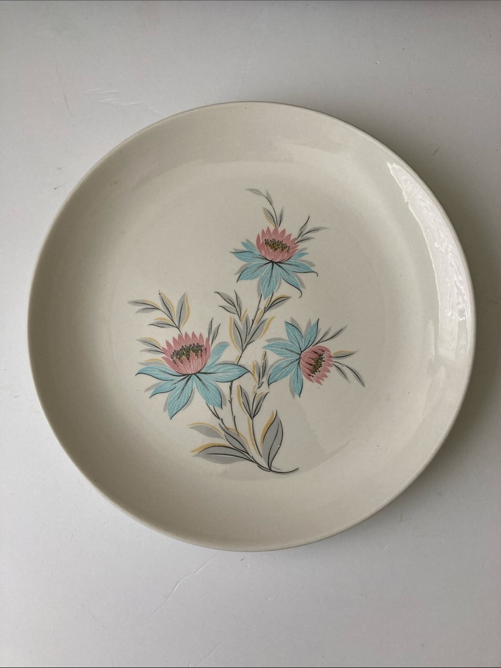 Vintage Steubenville Pottery Fairlane Pattern Round 10” Plate White Blue Flowers